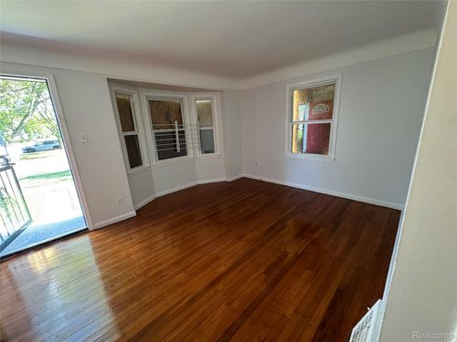 19649 Kelly Rd, Harper Woods, MI, 48225-1909 | Card Image