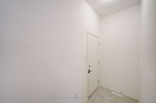 52 Alan Francis Lane, House attached with 3 bedrooms, 4 bathrooms and null parking in Markham ON | Image 8