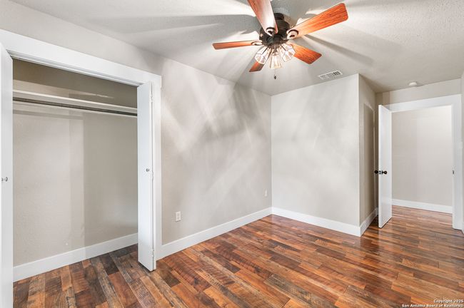1015 Fm 2200 W, House other with 3 bedrooms, 3 bathrooms and null parking in Devine TX | Image 23