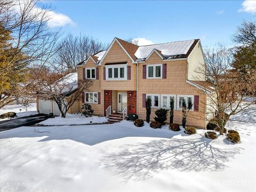 1 Joshua Ct, KENDALL PARK, NJ, 08824-1809 | Card Image