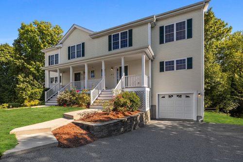2-9 Blue Jay Cir, Wakefield, MA, 01880-2580 | Card Image
