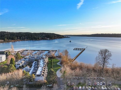 a402-6121 Ne 175th St, Kenmore, WA, 98028-4845 | Card Image