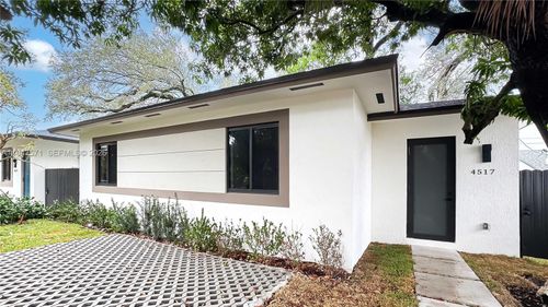 4517 Nw 3rd St, Miami, FL, 33126-5316 | Card Image