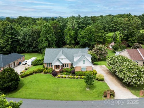 38 Par Dr, Granite Falls, NC, 28630-8661 | Card Image