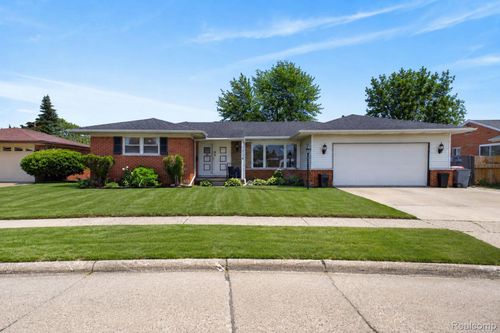 31822 Slumber Ln, Fraser, MI, 48026-2451 | Card Image