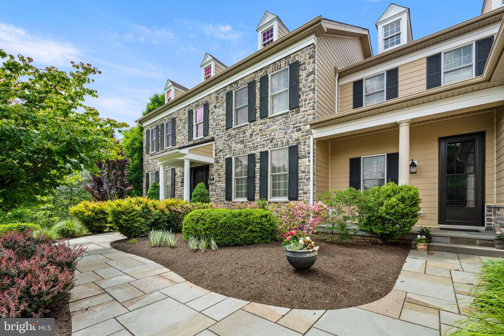 Pin Oak Dr, Chadds Ford, PA 19317