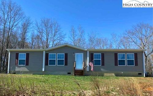 209 Walnut Ln, Sparta, NC, 28675-9449 | Card Image
