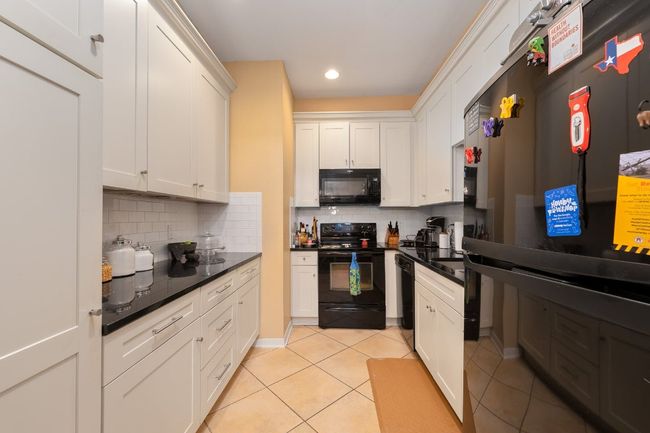 APT-309 - 3200 Duval St, Condo with 2 bedrooms, 2 bathrooms and 2 parking in Austin TX | Image 9