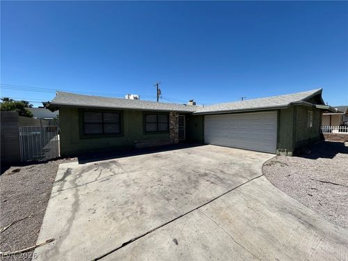 5825 Pebble Beach Blvd, Las Vegas, NV, 89108-1623 | Card Image