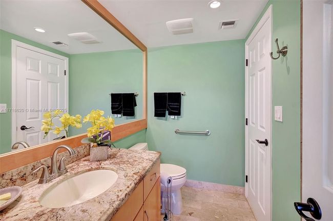 C308 - 3 Grove Isle Dr, Condo with 2 bedrooms, 2 bathrooms and null parking in Coconut Grove FL | Image 9