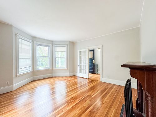 11-11 Maple Cir, Newton, MA, 02458-1912 | Card Image