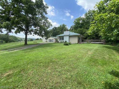 141 Cub Dr, Ravenswood, WV, 26164-3905 | Card Image