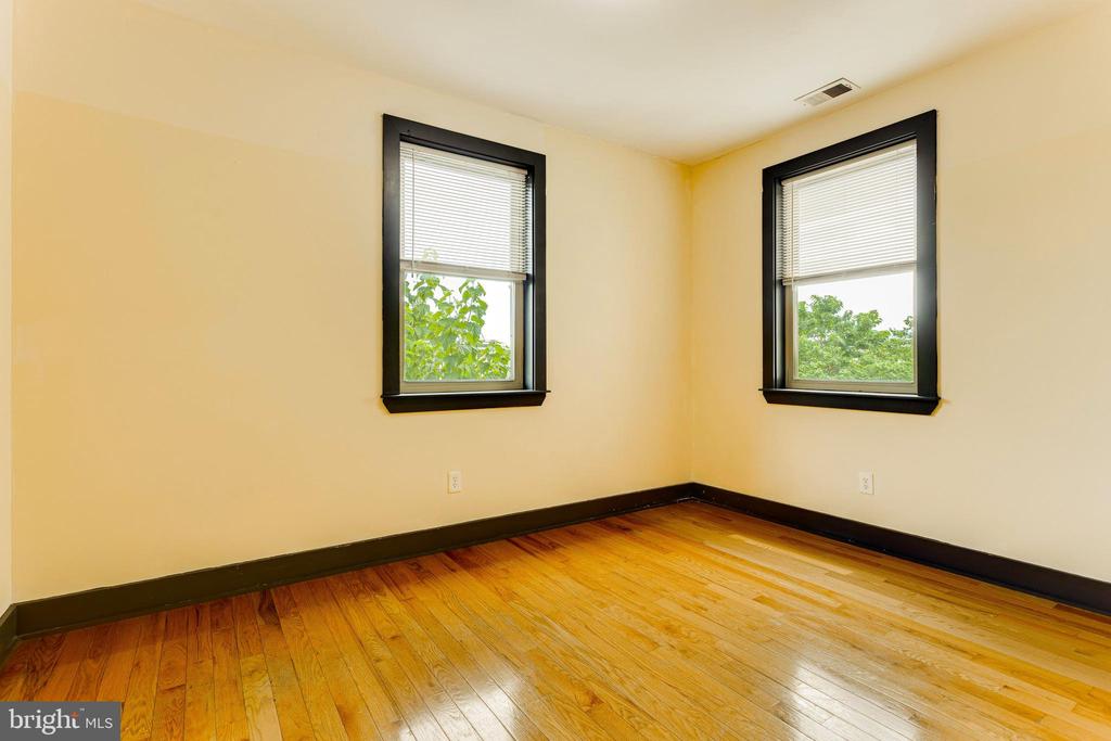 Residential Income in PHILADELPHIA 4
