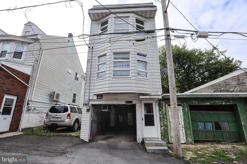 320 W New York St, SHENANDOAH, PA, 17976-2129 | Card Image