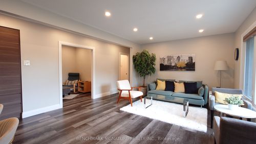 2 Algonquin Cres, London, ON, N5W1N4 | Card Image