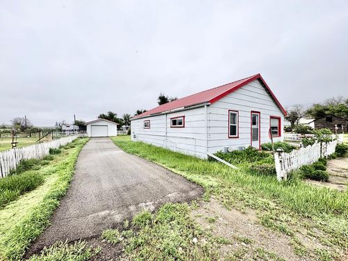 210 1 St E, Empress, AB, T0J1E0 | Card Image