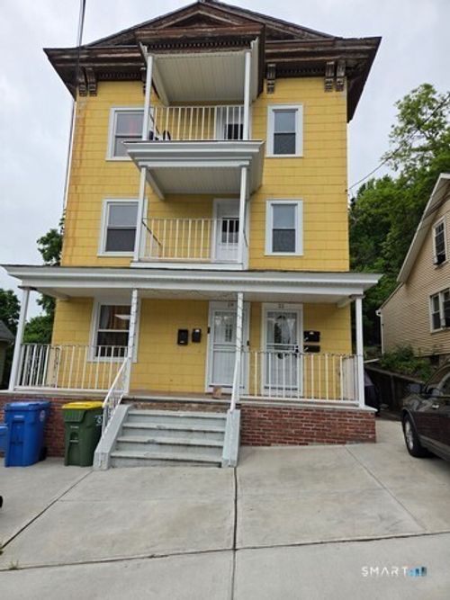 19 Sprague St, Waterbury, CT, 06704-1016 | Card Image