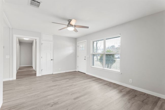 7607 Creston Ln, House other with 3 bedrooms, 1 bathrooms and 1 parking in Austin TX | Image 7