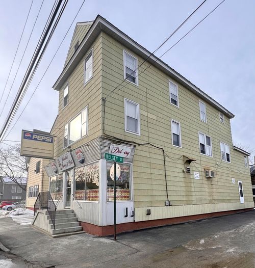 40 Ticonic Street, Waterville, ME, 04901 | Card Image