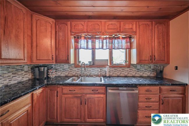 Kitchen | Image 8
