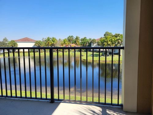 208-8070 N Nob Hill Rd, Tamarac, FL, 33321-7407 | Card Image