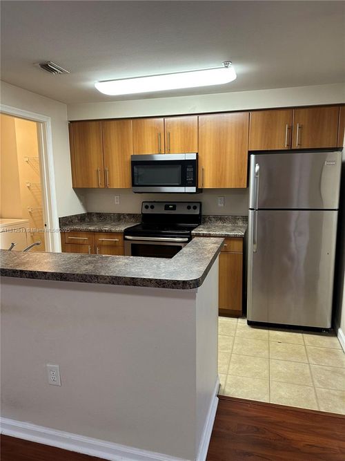 apt-306-5840 W Sample Rd, Coral Springs, FL, 33067-3243 | Card Image