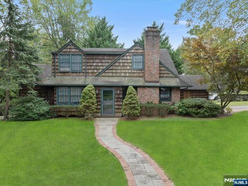 46 Benjamin Rd, Tenafly, NJ, 07670-2618 | Card Image