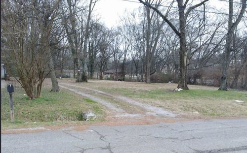 863 Argle Ave, Madison, TN, 37115-4702 | Card Image