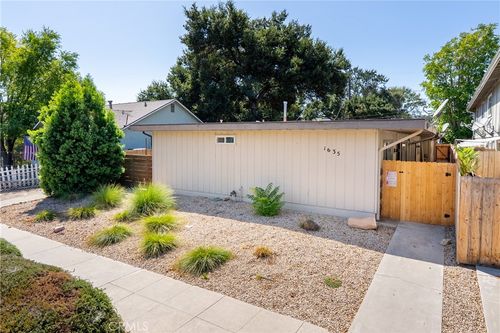 1635 Pine St, Paso Robles, CA, 93446-1739 | Card Image