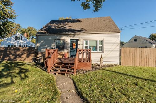 2449 E 38th St, Lorain, OH, 44055-2808 | Card Image