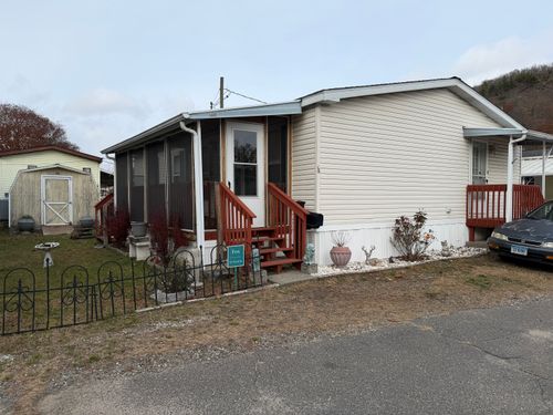 16 3rd St, Beacon Falls, CT, 06403-1624 | Card Image