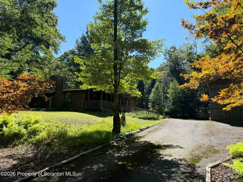 109 Sand Spring Dr, Greentown, PA, 18426-4505 | Card Image