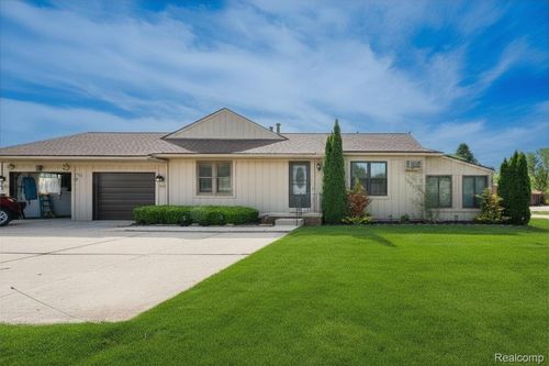 4-11830 Shenandoah Dr, South Lyon, MI, 48178-9170 | Card Image