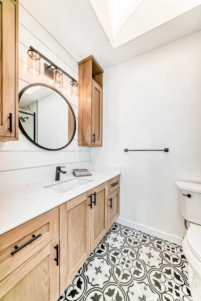 207 Coachway Rd Sw, House other with 3 bedrooms, 3 bathrooms and 2 parking in Calgary AB | Image 28