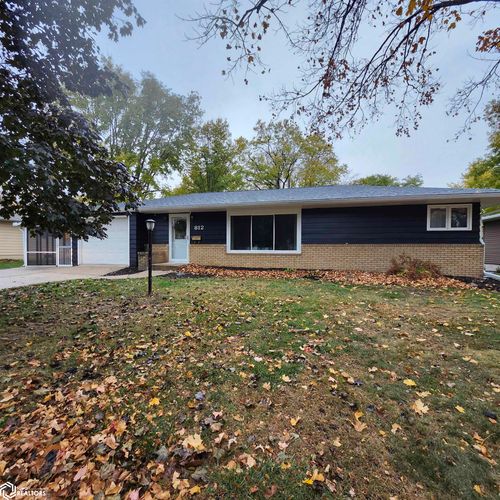 812 10th St N, Humboldt, IA, 50548-1337 | Card Image