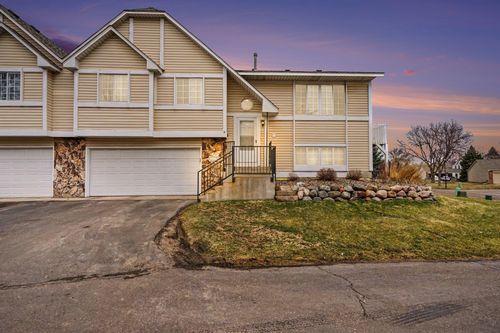 15865 Griffon Path, Apple Valley, MN, 55124-6662 | Card Image