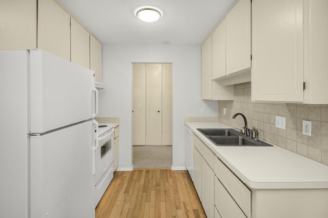APT-208 - 4370 Brookside Ct, Condo with 1 bedrooms, 1 bathrooms and null parking in Edina MN | Image 6