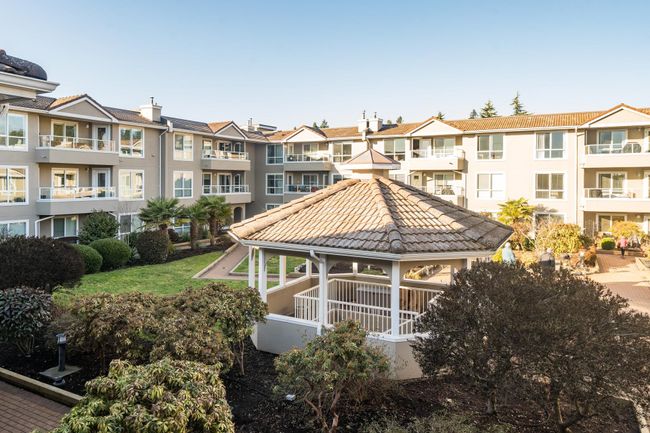 3 - 15875 Marine Drive, Townhouse with 3 bedrooms, 2 bathrooms and 2 parking in White Rock BC | Image 25