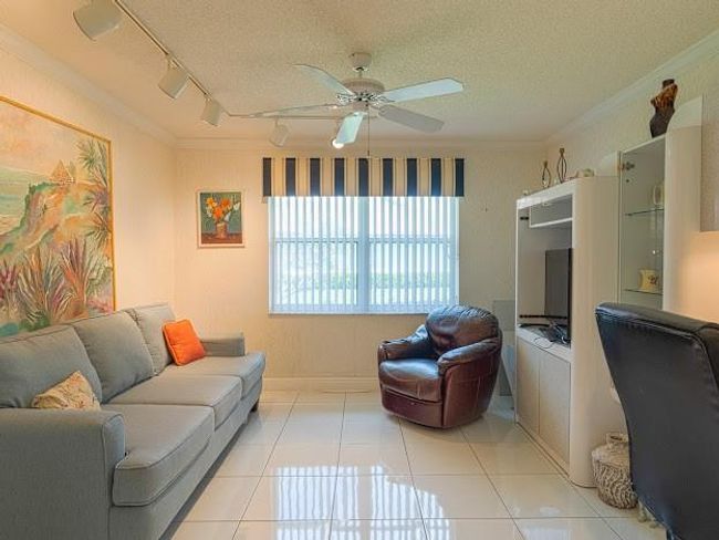 7087 Summer Tree Dr, Home with 2 bedrooms, 2 bathrooms and null parking in Boynton Beach FL | Image 32