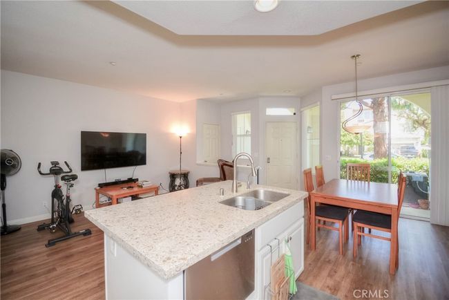 803 Maplewood, Condo with 2 bedrooms, 3 bathrooms and 2 parking in Irvine CA | Image 10