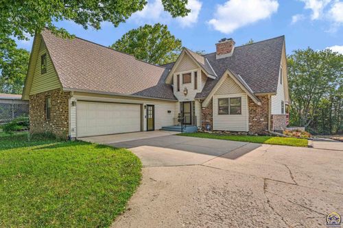 1701 Sw Arrowhead Rd, Topeka, KS, 66604-3730 | Card Image