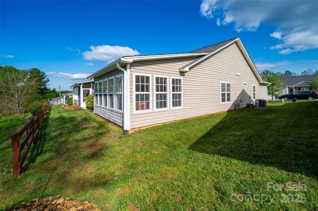 117 Morgan Trace Dr Sw, Townhouse with 3 bedrooms, 2 bathrooms and null parking in Valdese NC | Image 4