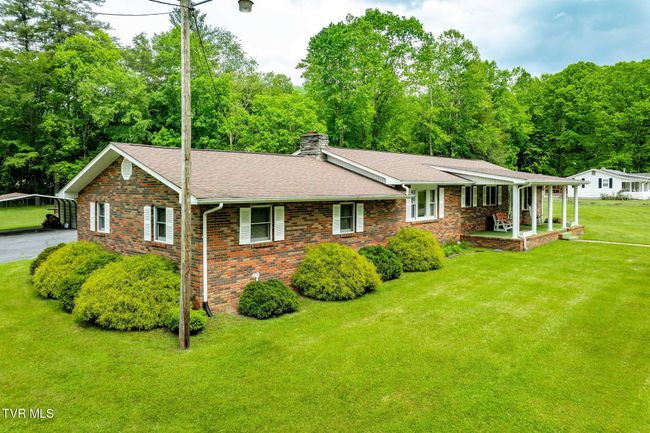 1867 Gentry Creek Rd, House other with 3 bedrooms, 2 bathrooms and null parking in Laurel Bloomery TN | Image 5