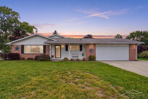 538 Venice Court, Hampton Charter Township, MI, 48708 | Card Image