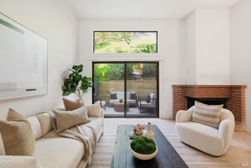 818 S Eliseo Dr, Greenbrae, CA, 94904-2155 | Card Image