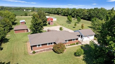 20326 Parallel Road, House other with 3 bedrooms, 3 bathrooms and null parking in Tonganoxie KS | Image 2