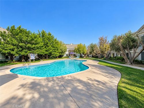 d37-1641 S Pomona, Fullerton, CA, 92832 | Card Image