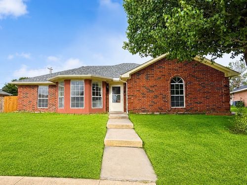 6212 Brookhaven Trl, Arlington, TX, 76001-7575 | Card Image
