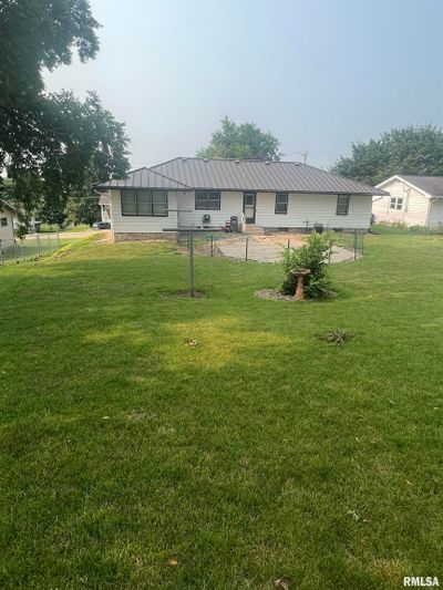 1415 9 Th Avenue, House other with 3 bedrooms, 1 bathrooms and null parking in Fulton IL | Image 3