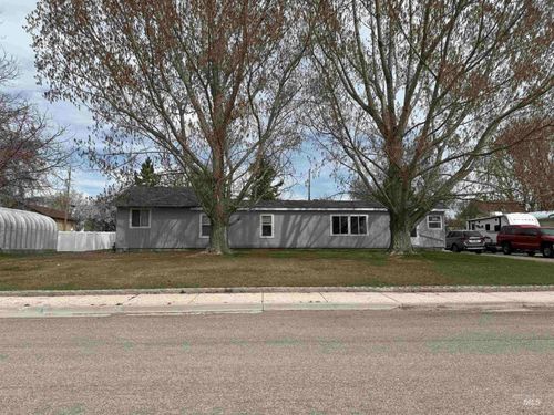 235 S Oregon Trl, American Falls, ID, 83211-1541 | Card Image